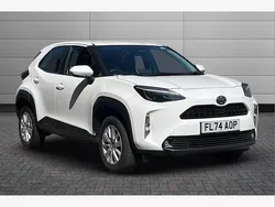 White Used 2024 Toyota Yaris Cross SUV | £23,250 (Fair price)
