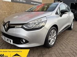 Silver Used 2013 Renault Clio IV Dynamique Hatchback | £4,395 (Fair price)