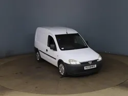 White Used 2009 Vauxhall Combo MPV | £2,490 (Good price)