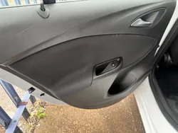 White Used 2019 Vauxhall Astra SRi Estate | £4,650 (Super price)