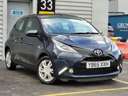 Blue Used 2015 Toyota Aygo x-press Hatchback | £7,299 (Fair price)