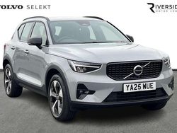 Vapour grey Used 2025 Volvo XC40 Plus SUV | £33,950 (Fair price)