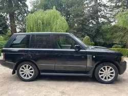 Black Used 2011 Land Rover Range Rover Vogue SE SUV | £8,995 (Fair price)
