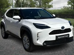 White Used 2024 Toyota Yaris Hybrid Estate | £21,961 (Good price)