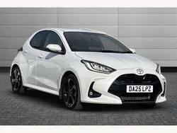 White Used 2025 Toyota Yaris Hybrid Hatchback | £25,850 (Fair price)