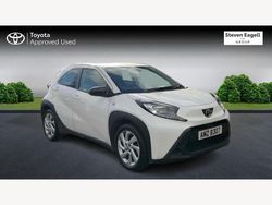 White Used 2023 Toyota Aygo X PURE SUV | £10,862