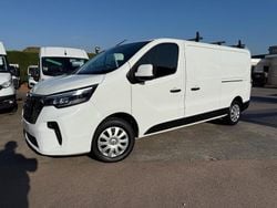 White Used 2022 Nissan Primastar Acenta MPV | £15,000 (Fair price)