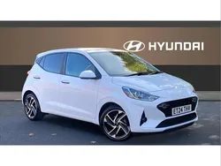 White Used 2024 Hyundai i10 Premium Hatchback | £15,633 (Fair price)