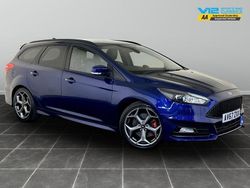 Blue Used 2017 Ford Focus ST Estate | £17,495 (Expensive)