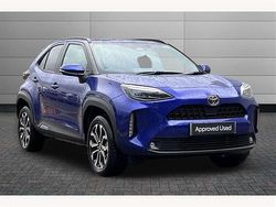 Blue New 2025 Toyota Yaris Cross Design SUV | £25,495 (Fair price)