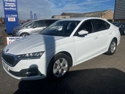 White Used 2021 Skoda Octavia SE First Edition Hatchback | £15,995 (Fair price)