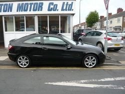 Black Used 2007 Mercedes C200 SE Coupe | £2,950 (Fair price)
