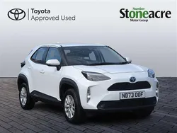 White Used 2023 Toyota Yaris Cross SUV | £20,750 (Fair price)