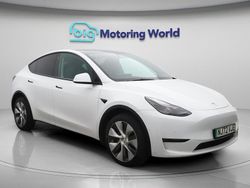 White Used 2022 Tesla Model Y Long Range AWD SUV | £24,900 (Fair price)