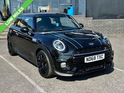 Black Used 2018 Mini Cooper S Hatch Hatchback | £13,999 (A bit pricey)