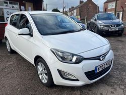 White Used 2012 Hyundai i20 Active Hatchback | £2,174 (Good price)