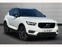 Crystal white Used 2019 Volvo XC40 R-Design SUV | £18,490 (Fair price)