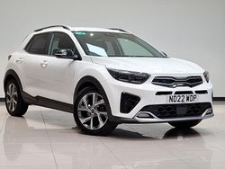 White Used 2022 Kia Stonic 4 SUV | £15,298 (Fair price)