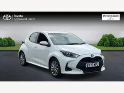 White Used 2023 Toyota Yaris Hybrid Hatchback | £17,444 (Fair price)