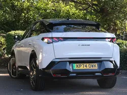 White Used 2024 Peugeot e-3008 GT SUV | £27,274 (Super price)