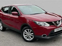 Red Used 2015 Nissan Qashqai Acenta SUV | £9,410 (Good price)