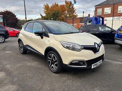 White Used 2016 Renault Captur Dynamique SUV | £8,350 (Fair price)