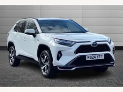 White Used 2024 Toyota RAV4 Hybrid Design SUV | £33,000 (Good price)