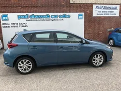 Blue Used 2016 Toyota Auris Hatchback | £9,356 (Fair price)