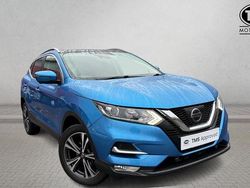 Blue Used 2017 Nissan Qashqai N-Connecta SUV | £9,980 (Fair price)