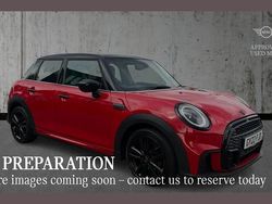 Chili red Used 2022 Mini Cooper Comfort Hatchback | £16,596 (Fair price)