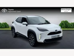 White Used 2023 Toyota Yaris Hybrid Design Hatchback | £20,636 (Expensive)