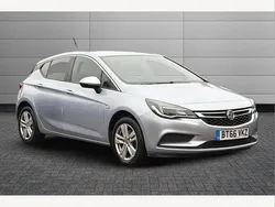 Sovereign silver Used 2016 Vauxhall Astra Design Edition Hatchback | £8,490 (Fair price)