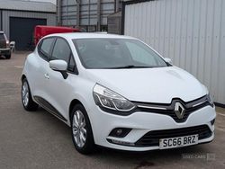 White Used 2016 Renault Clio IV Dynamique Hatchback | £5,795 (Fair price)