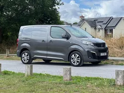 Grey Used 2017 Peugeot Expert Van | £6,500 (Expensive)