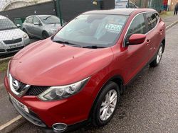 Red Used 2014 Nissan Qashqai Acenta Premium SUV | £3,150