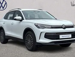 Used 2025 VW Tiguan Life SUV | £29,902 (Fair price)