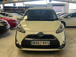 White Used 2025 Toyota Sienta MPV | £8,690
