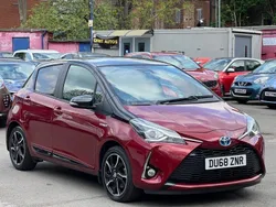 Red/black Used 2018 Toyota Yaris Hybrid Hatchback | £8,995 (Super price)