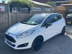 White Used 2016 Ford Fiesta Zetec Hatchback | £4,250 (Good price)