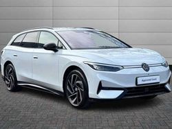 Glacier white Used 2025 VW ID.7 Pro Sedan | £36,150 (Super price)