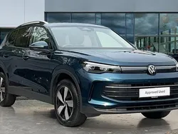 Nightshade blue metallic Used 2025 VW Tiguan Match SUV | £30,938 (Expensive)