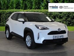 White Used 2023 Toyota Yaris Hybrid Hatchback | £20,495 (A bit pricey)