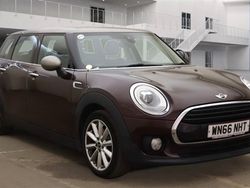 Maroon Used 2016 Mini Cooper D Clubman Estate | £6,995 (Fair price)