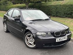 Black sapphire metallic paint Used 2002 BMW 325 Sport Line Hatchback | £1,990