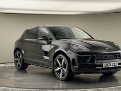 Black Used 2024 Porsche Macan SUV | £54,200 (Super price)