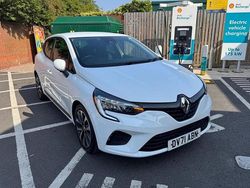White Used 2021 Renault Clio V Iconic Hatchback | £7,850 (Good price)