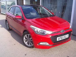 Red Used 2016 Hyundai i20 Premium SE Hatchback | £8,990 (Fair price)