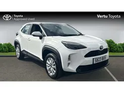 White Used 2023 Toyota Yaris Cross SUV | £19,495 (Good price)