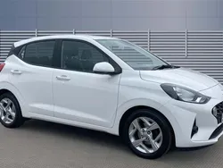 White Used 2022 Hyundai i10 SE Hatchback | £10,211 (Fair price)
