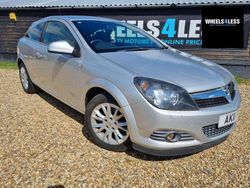 Silver Used 2011 Vauxhall Astra SRi Hatchback | £1,699 (Good price)